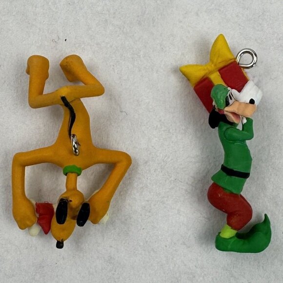Hallmark 2021 Disney Merry Lil Pluto and Lil Goofy Mini 1" Christmas Ornaments - Picture 2 of 11